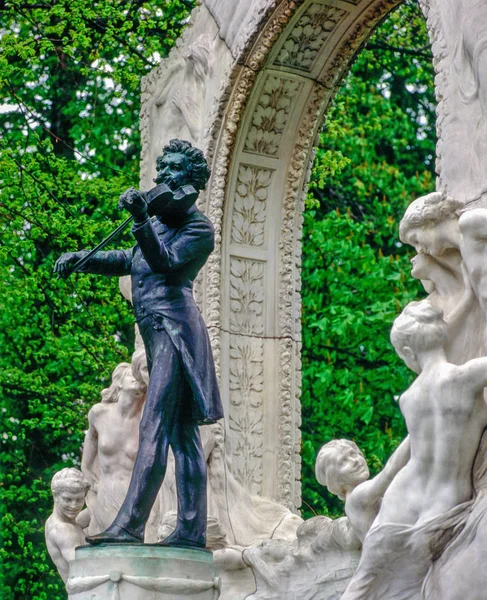 Estatua de Johann Strauss — Foto de Stock