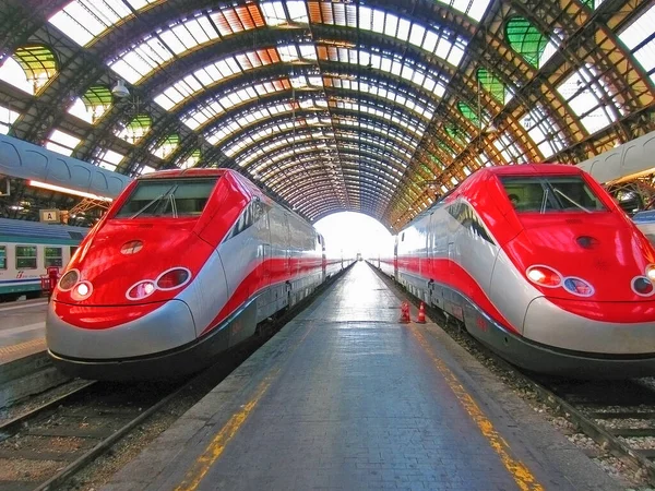 Залізничні Станції Мілані Італія — стокове фото