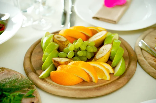 Fruit on the plate in restaurant