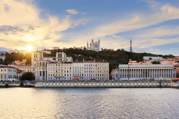 Nublado atardecer sobre Vieux Lyon — Foto de Stock