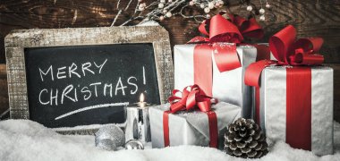 Tatlı Noel hediyeleri mum ile