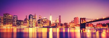 Gün batımında Manhattan'ın görünümü