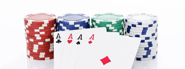 Pokerchips en -kaarten — Stockfoto