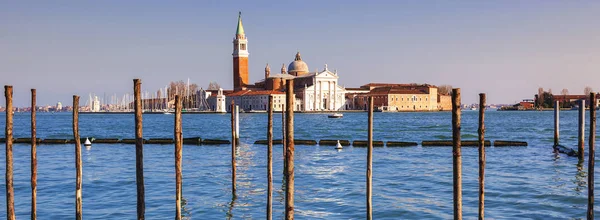 Vista de San Giorgio maggiore al atardecer — Foto de Stock