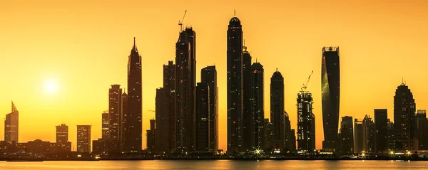 Weergave van Dubai bij zonsopgang — Stockfoto