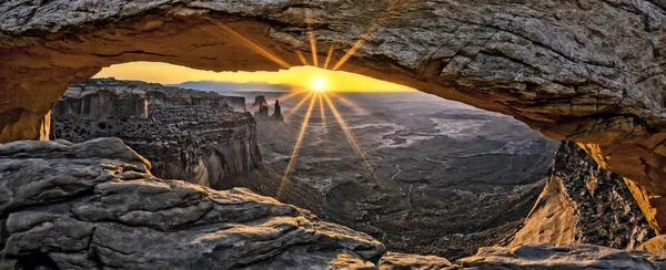 De meest prachtige zonsopgang — Stockfoto