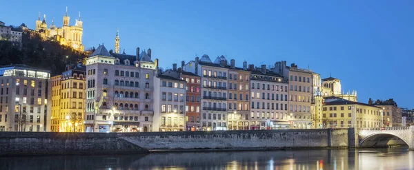 Vue de Lyon avec Saône la nuit — Photo