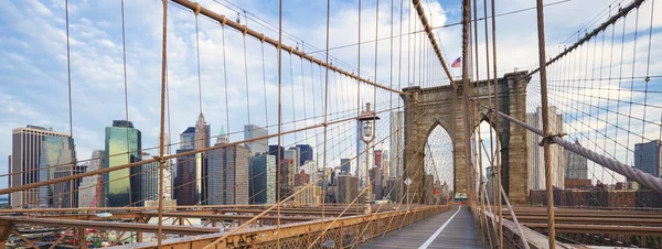 在曼哈顿的纽约城市布鲁克林大桥 — 图库照片