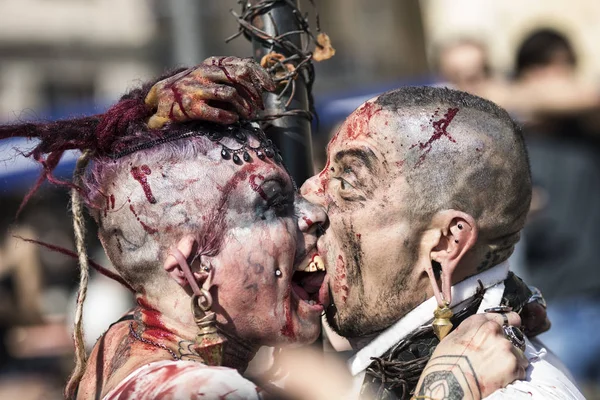 Porträt eines Zombie-Paares — Stockfoto