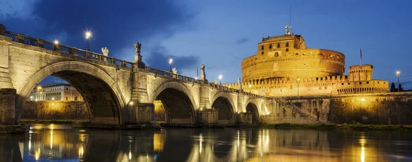 Castello dell'Angelo Santo e Ponte dell'Angelo Santo sul Tevere — Foto Stock
