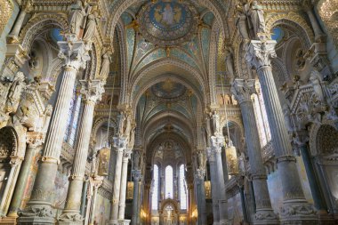 Notre Dame de Fourviere Bazilikası'na iç