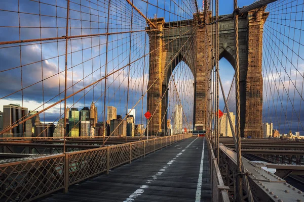 Brooklyn Bridge im Morgenlicht — Stockfoto