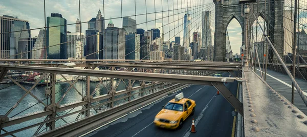 Famous Brooklyn Bridge — Stock Photo, Image