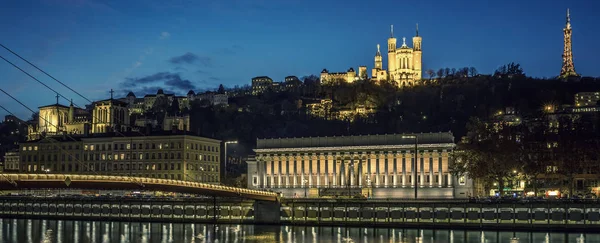 Pohled na řeky Saone a Lyon v noci — Stock fotografie