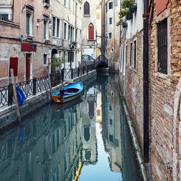 Vista Para Canal Barco Veneza Itália — Fotografia de Stock