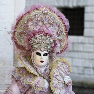 Venedik Karnavalı, pembe maskeli kadın, İtalya