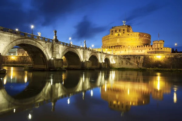 Roma Gece Vakti Ünlü Köprü Talya — Stok fotoğraf