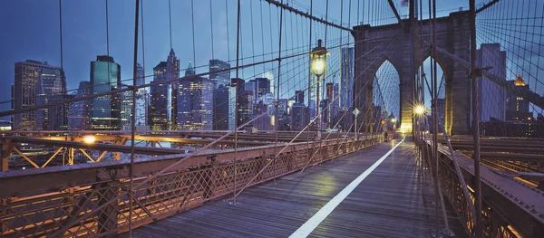 从布鲁克林桥看风景 夜晚时分 美国纽约 — 图库照片