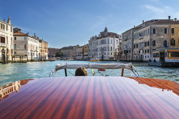 Σκάφος Στο Grand Canal Βενετία Ιταλία — Φωτογραφία Αρχείου