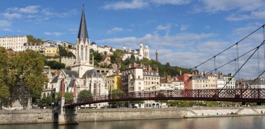 Lyon şehrindeki Saone nehrinin manzarası, Fransa, Avrupa
