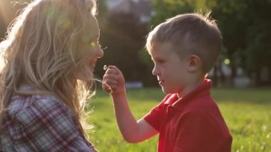 mutlu anne ve oğlu Parkı