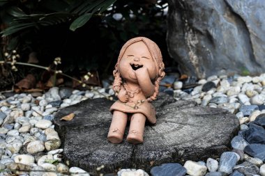 Clay doll rock Bahçe
