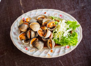 Yandım Fistolar, istiridye kabuğu, Tay Restoran.