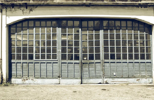Vintage ogende deur foto — Stockfoto