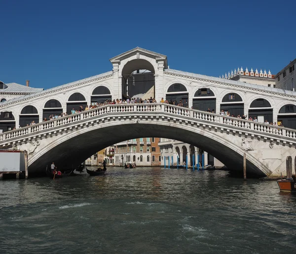 Rialto-Brücke in Venedig — Stockfoto