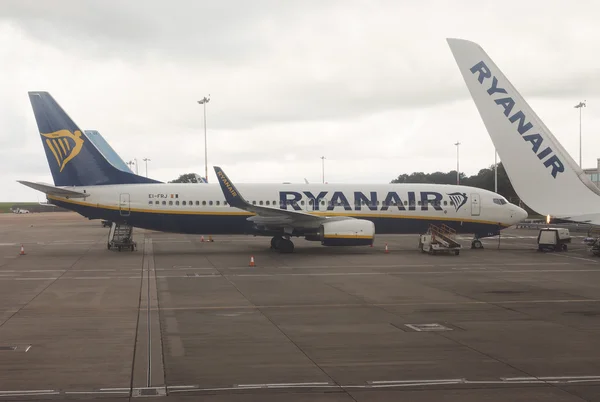 Ryanair, Boeing 737-800 zaparkované v Bristolu — Stock fotografie
