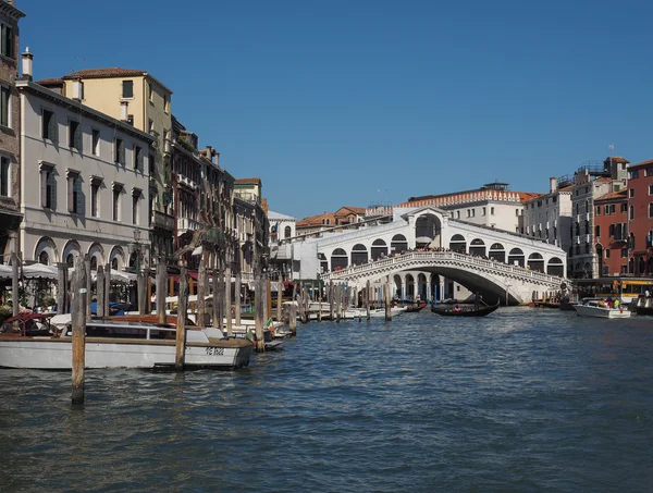 Rialto-Brücke in Venedig — Stockfoto