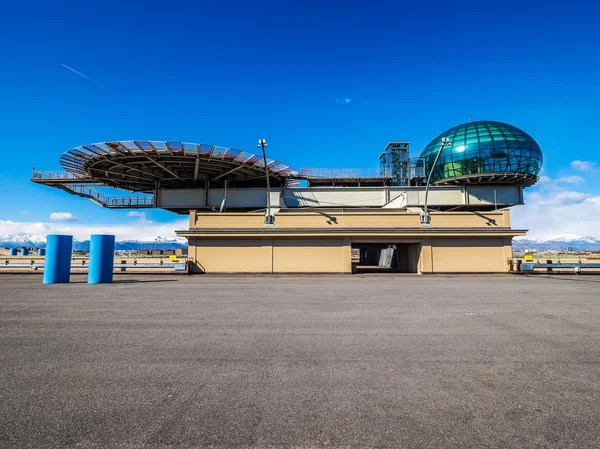 Lingotto 会议中心和都灵 (Hdr 的直升机停机坪) — 图库照片