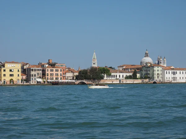 Canale della Giudecca csatornán Velence — Stock Fotó