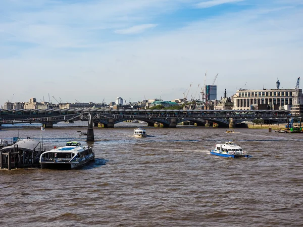 Ривер Тэймс в Лондоне (HDR) ) — стоковое фото