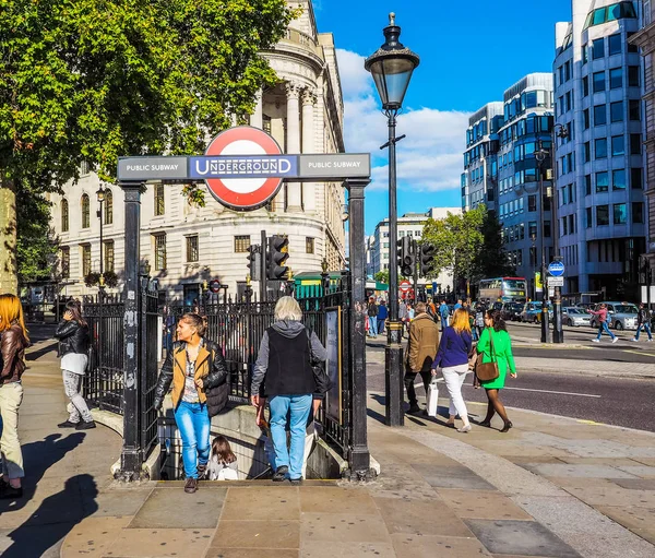 Tourists visiting London (HDR) — Stock Photo, Image