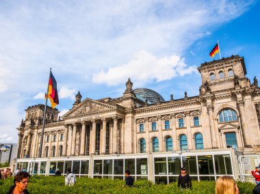 Berlin 'deki Reichstag (HDR)