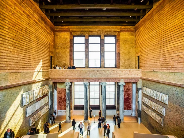 Neues Museum a Berlino (HDR) ) — Foto Stock