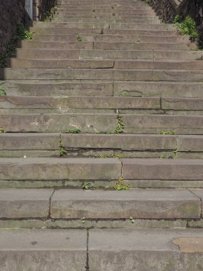 Taş merdiven adımlar