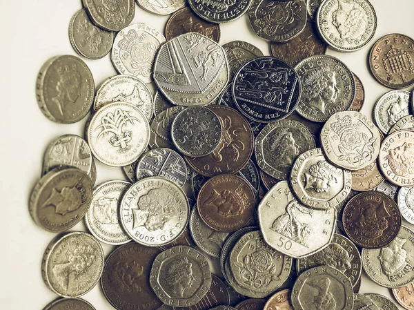 Винтажные фунтовые монеты — стоковое фото