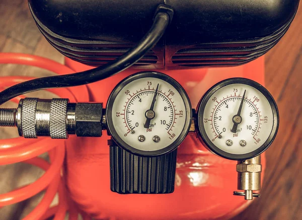 Vintage ogende Air compressor manometer — Stockfoto