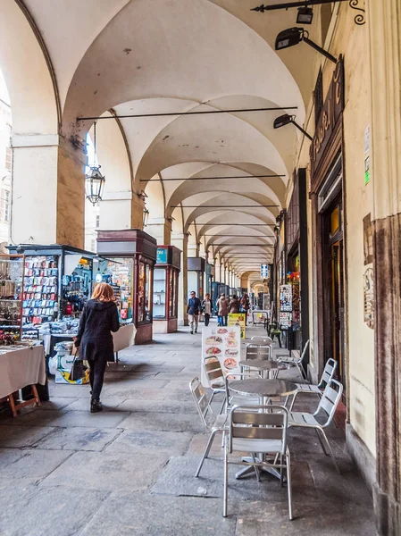 イタリア、トリノ (Hdr のポー通りポルティチ) — ストック写真