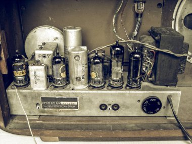 Vintage radyo alıcısı yaşlıyım arıyorsunuz