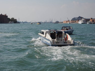 Polis teknesi Venedik