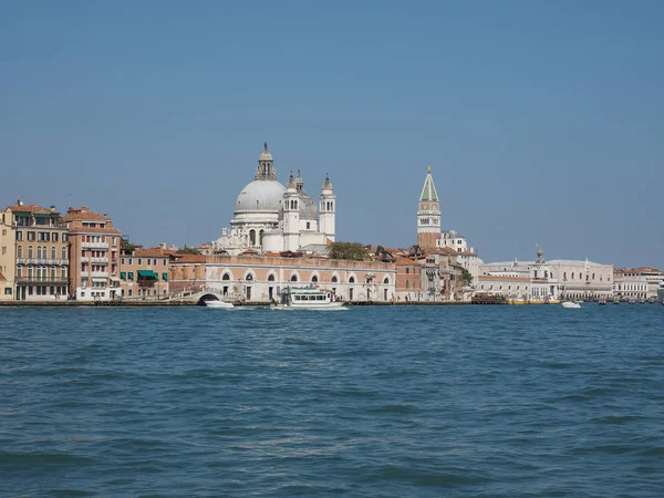 朱代卡在威尼斯的运河 — 图库照片