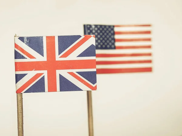 Vintage ser brittiska och amerikanska flaggor — Stockfoto
