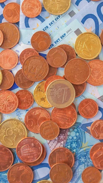Euro-érméket és bankjegyeket — Stock Fotó