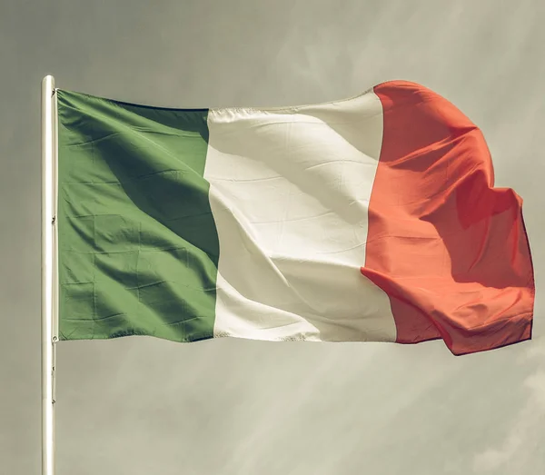 Vintage looking Italy flag — Stock Photo, Image