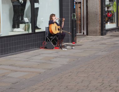 Salisbury içinde oynayan Sokak çalgıcısı