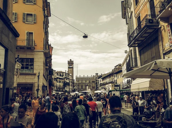 Piazza delle Erbe in Verona vintage desaturated — Stock fotografie