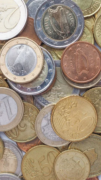 Monedas en euros - verticales —  Fotos de Stock
